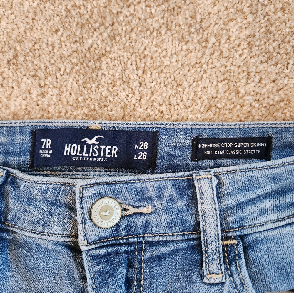 Hollister Women's high rise super skinny, distressed jeans size 7 reg/28x26